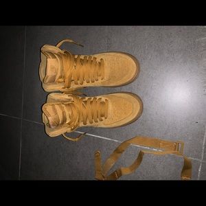 Air Force 1 High LV8